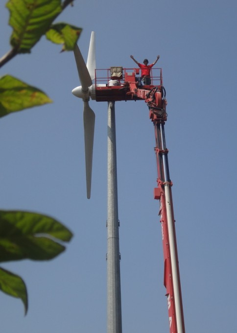 wind
                              turbine 50kw erection, HAWT