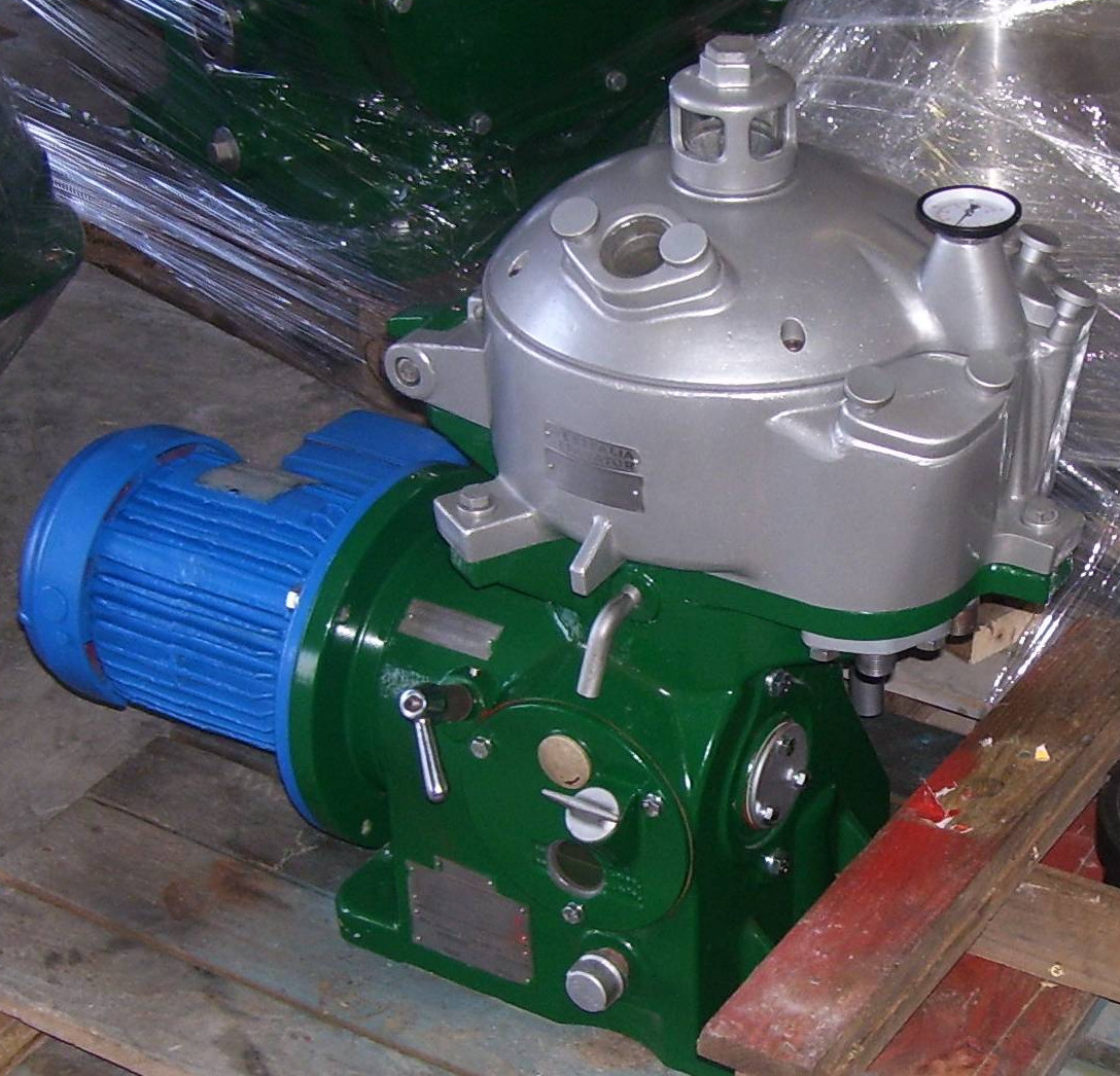 CENTRIFUGAL SEPARATOR FOR BIODIESEL